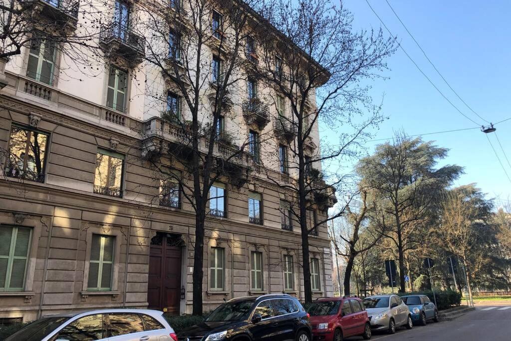 Appartamento Casa Alberto Da Giussano, Elegante Bilocale In Centro Con Balcone Sul Parco Milano